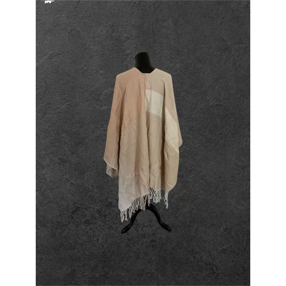 Soia & Kyo Poncho Wrap Womens OS Multi Color Pink/Beige Colorblock Fringe Shawl